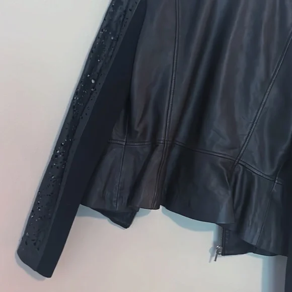 HINGE Seattle Black 💯 Leather Moto Jacket Cut Out Sleeve Women size Medium - Picture 7 of 8